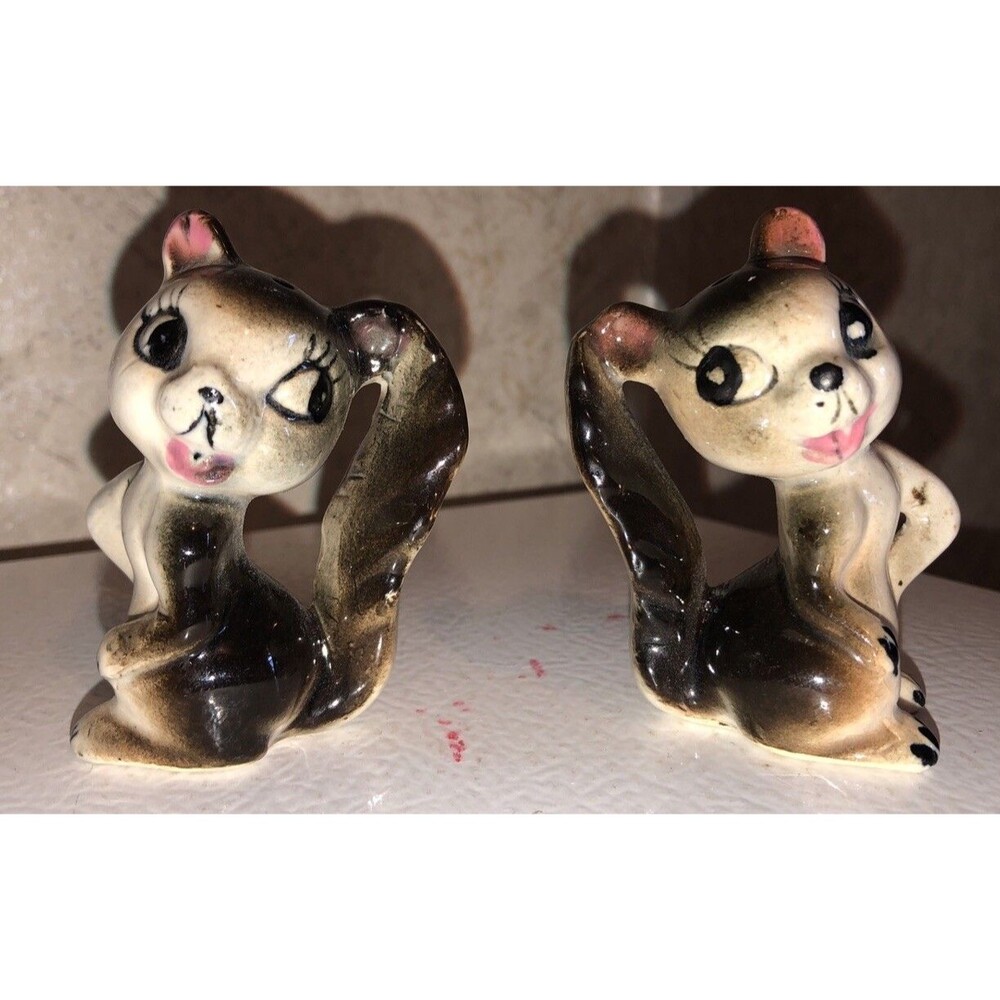 Kitschy Mid Century Squirrels Salt and Pepper Shakers Ceramic Anthropomorphic
